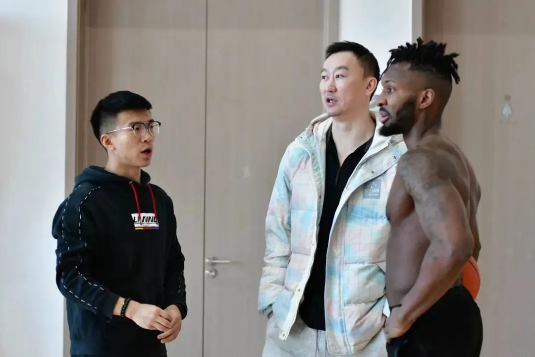 哪里可以找到适合篮球运动员的放松方法?_0